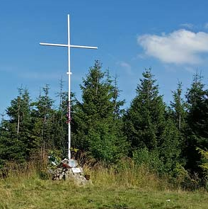 Хрест на горі Лопата